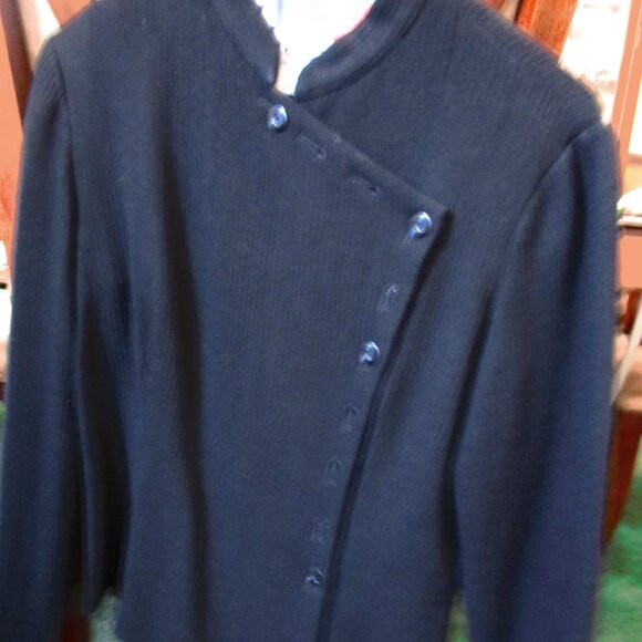 WOMEN'S BLACK TOP-BUTTONS ON THE SIDE-et VOUS-MEDIUM - Picture 12 of 12